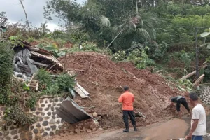 Akibat Longsor di Punggelan Banjarnegara, Belasan Warga Mengungsi