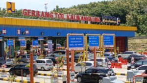 Menjelang One Way Arus Balik, Tol Kalikangkung Dipadati Kendaraan