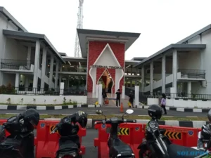 Terminal Tingkir Salatiga Gelar Salat Id di Lahan Parkir: Beri Fasilitasi Pemudik