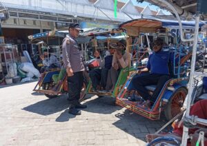 Gelar Patroli di Pasar Tradisional, Polsek Sarang Himbau Warga Tak Parkir Sembarangan