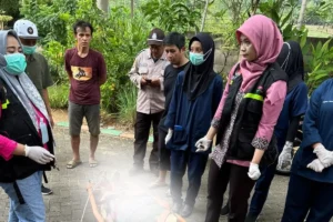 Perbaiki Atap Rumah, Pekerja Bangunan di Semarang Tewas Tersengat Listrik