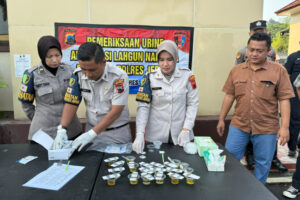 Polres Jepara Menggelar Tes Urine Mendadak