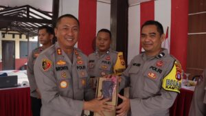 AKBP Bronto Budiyono Berikan Pengarahan Khusus Kepada Seluruh Bhabinkamtibmas