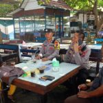 Personil Polsek Kalipuro Patroli Dialogis dalam Rangka Pengamanan WWF ke-10 di Bali