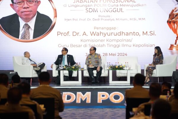 Polri Penulis Buku Terbanyak, Irjen Dedi Raih Rekor MURI Perwira Tinggi