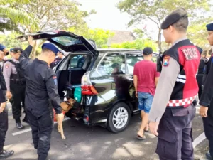 Berlakukan Random Check, Aparat Gabungan Perketat Akses Masuk dan Keluar Bandara Banyuwangi