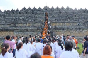 Amankan Perayaan Waisak 2024 di Candi Borobudur, Ratusan Personel TNI-Polri Diterjunkan