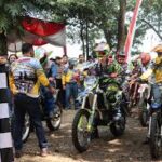 Sebanyak 400 Rider Motor Cross Ikuti Trabas Kamtibmas Polres Karanganyar bersama Kapolda Jateng