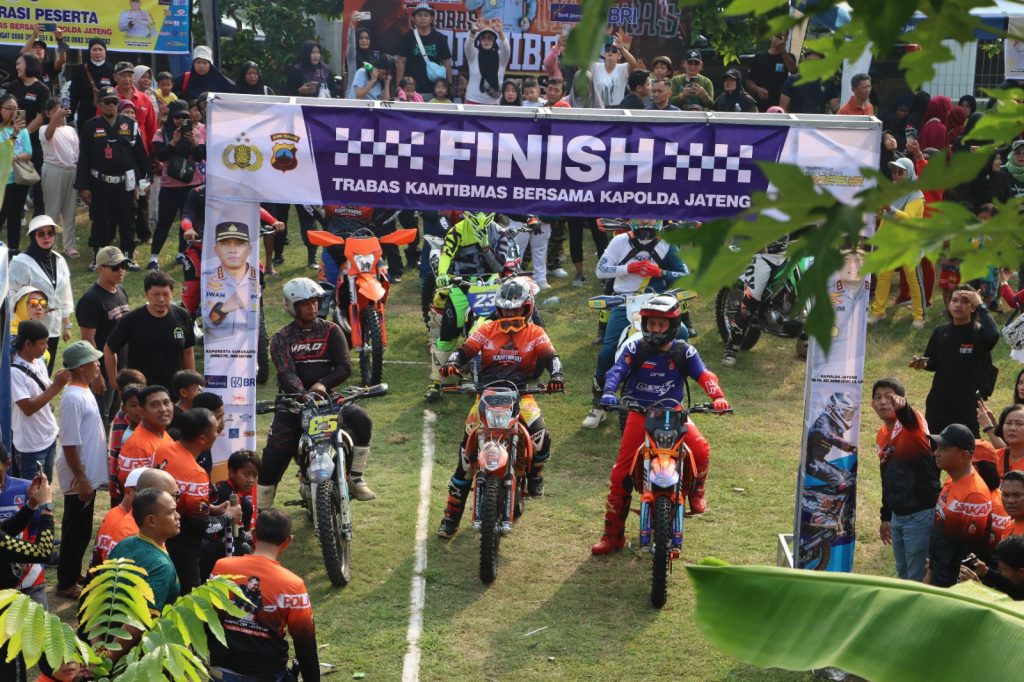 Ratusan Crosser Ikuti Trabas Kamtibmas Bersama Kapolda Jateng di Solo