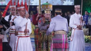 Kapolri Diberi Gelar Adat-Pusaka oleh Dewan Adat dan Kerajaan di Sulawesi Selatan