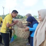 Polres Jembrana Bakti Sosial di Desa Pengambengan Sambut Hari Bhayangkara Ke-78