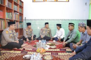 Berkunjung ke Ponpes Darussalam, Kapolda Jateng Mohon Doa Agar Polisi Jadi Lebih Baik