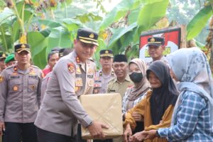 Menjelang HUT Bhayangkara Ke-78, Polres Banjarnegara Bedah Rumah Tidak Layak Huni