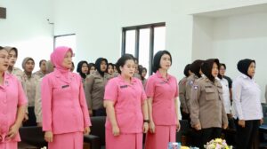 Polwan dan ASN Wanita Polresta Banyuwangi Dibekali untuk Meningkatkan Profesionalisme