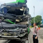 Tabrakan Bus Rombongan SMK di Tol Tembalang Semarang, 3 Orang Luka-Luka