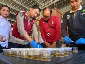 Peringati Hari Narkoba Internasional, Polisi di Banyuwangi Dites Urine