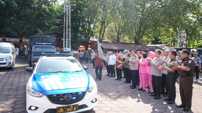 Polda Jawa Tengah Kirim 545 Paket Sembako ke Pedagang Korban Kebakaran Pasar Karangkobar Banjarnegara