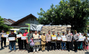 Bantuan Lengkap Kapolda Jateng: 1.000 Sak Semen, Dapur Umum, dan Trauma Healing untuk Korban Gempa Batang