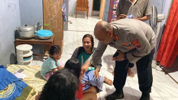 Tim Gabungan TNI/Polri dan BPBD Tangani Evakuasi Korban Gempa di Batang