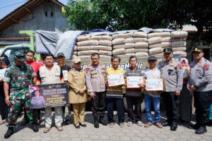 Kapolda Jateng Kirim Berbagai Bantuan Guna Percepat Pemulihan Korban Gempa Di Batang