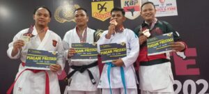 Aksi Bripka Dino Mintardi di Kejurnas Karate Berbuah Perunggu