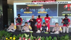 Dua Tersangka Jaringan Narkoba Internasional Ditangkap Polda Jateng Ungkap Kasus Besar