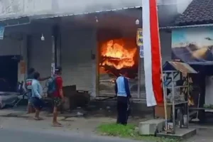 Ruko Pemdes Karangdoro Banyuwangi Ludes Terbakar, Kerugian Capai Rp 87 Juta