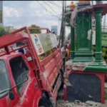 Kecelakaan Truk LPG di Jalan Raya Solo-Semarang: Tergelincir Masuk Parit untuk Hindari Tabrakan