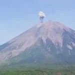 Erupsi Terbaru Semeru: Semburan Abu Vulkanik Setinggi 800 Meter