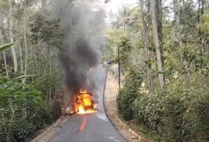 Mobil Terbakar di Kaligesing: Wasapadai Risiko Suhu Ekstrem