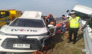 Tabrakan di Tol Pemalang, Mobil TV One Hancur, Tiga Orang Tewas