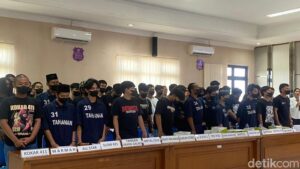 Semarang Lega, 19 Gangster Resmi Bubar