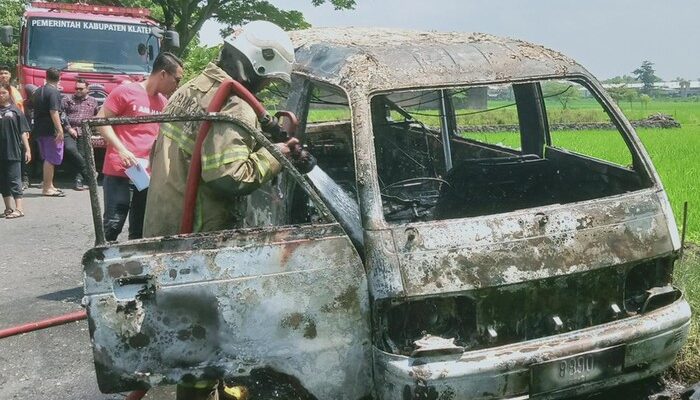 Mobil Terbakar di Klaten, Sebelum Terbakar Ada Kode ‘Bocor’ Setelah Isi BBM