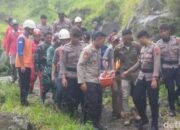 Tim SAR Evakuasi Pemuda Sleman yang Terjebak di Jurang Gunung Merapi Klaten