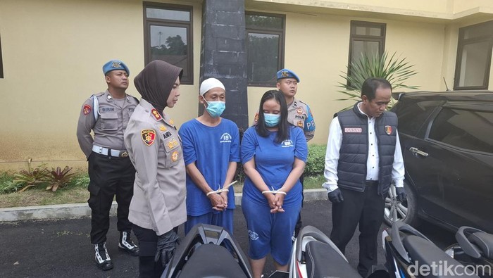 pasutri-pelaku-penipuan-dan-penggelapan-saat-rilis-kasus-di-polres-magelang-kota-senin-322025_169